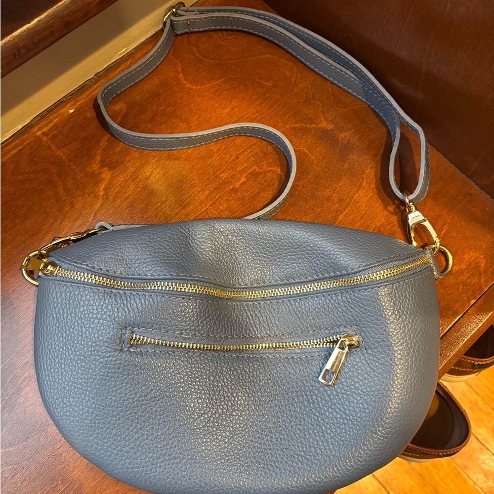 Elegant Blue Leather Crossbody Bag